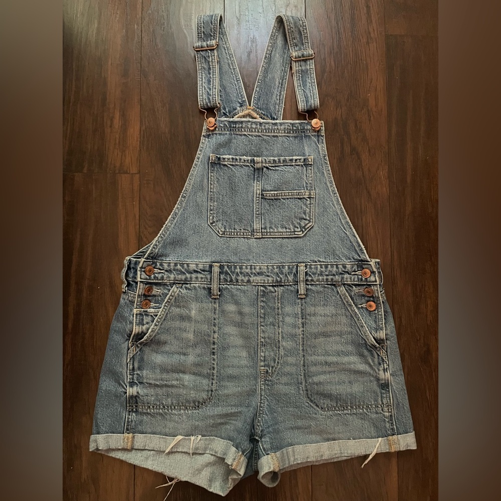 American Eagle Light Blue Denim Overalls | Women’s Adjustable Straps | Size M